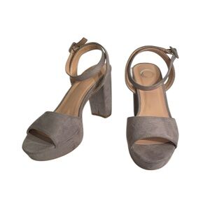 Journee women’s Gray Suede-feel Block Heel Shoes. Ankle strap. Size 7.5.